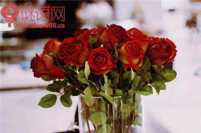 伤感情侣句子说说心情短语