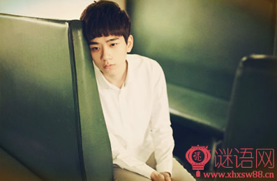 男生失恋伤感句子说说心情短语