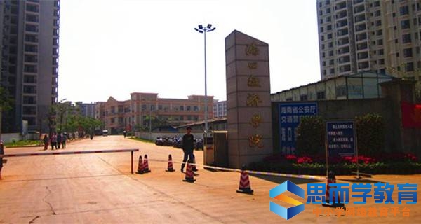 ���ھ���ѧԺУ��